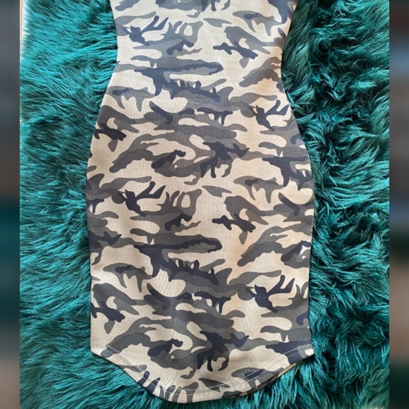 “Cameo” dress - Picture 5 of 5